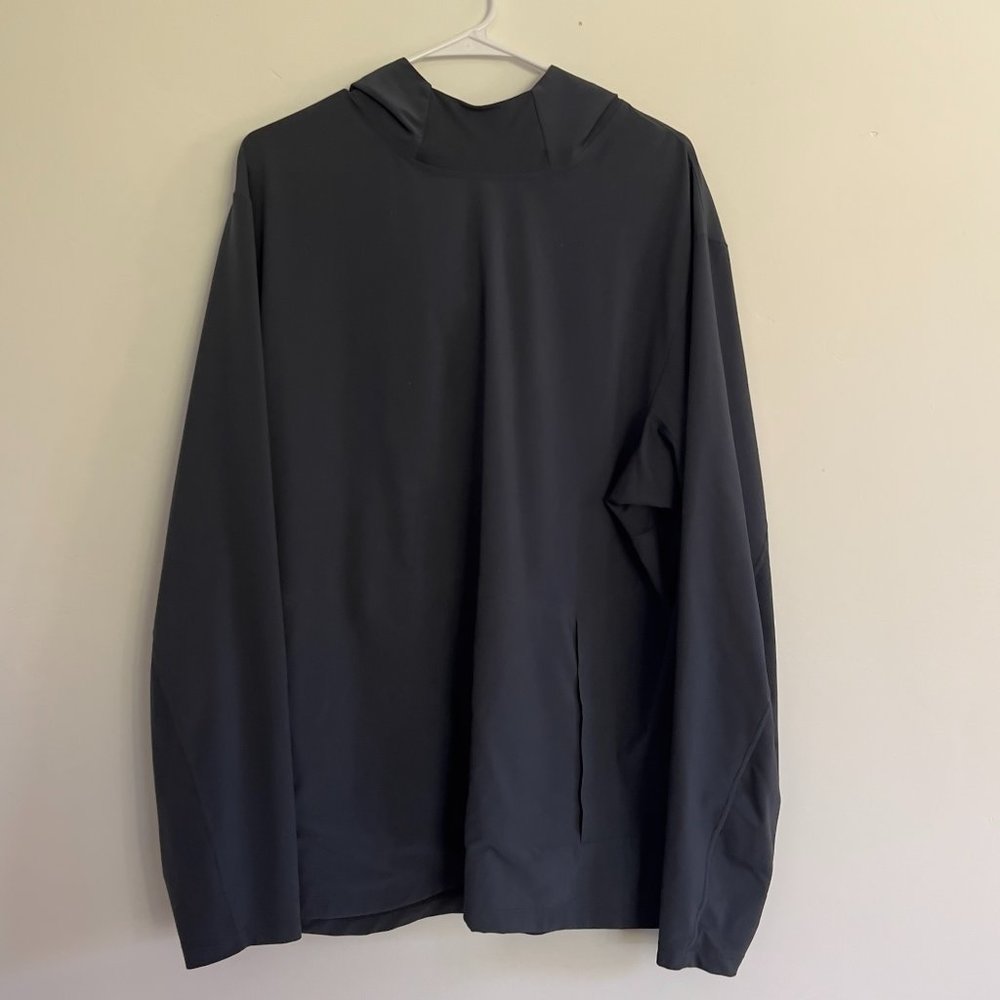 Lululemon Mens Grey hooded shirt